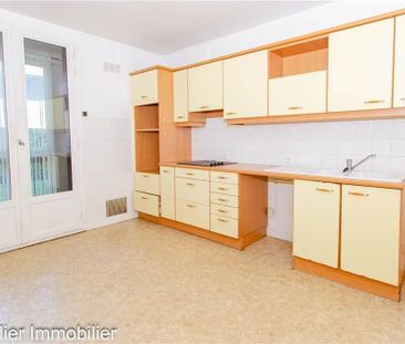 Location Appartement 4 pièces 77m² ST MARCELLIN 38160 - Photo 3