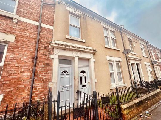 4 bedroom house to rent - Photo 1