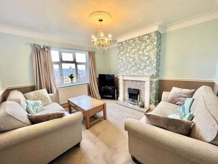 3 bedroom semi-detached house to rent - Photo 2