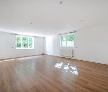 4 bedroom detached house to rent - Photo 5