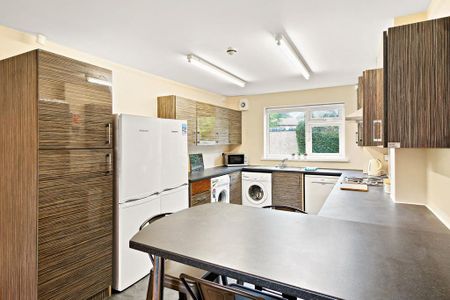 1 bedroom in a house share to rent - Photo 5
