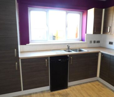 3 bedroom semi-detached house to rent - Photo 2