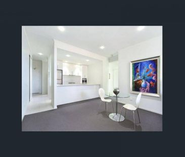 3 BEDROOM CBD UNIT - Photo 2
