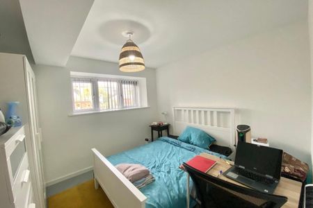 Kirkstall Road - Photo 3