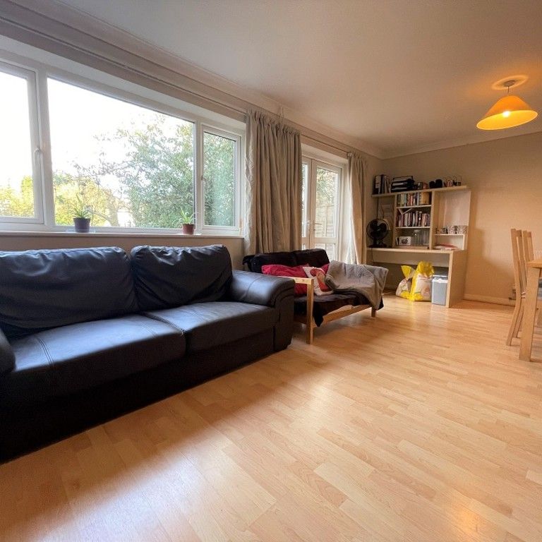 Stansgate Avenue, Trumpington, Cambridge - Photo 1