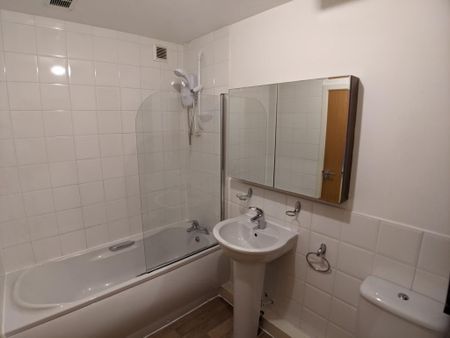 2 bedroom flat to rent - Photo 4