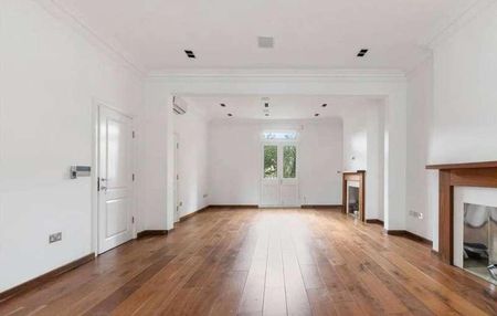 Hamilton Gardens St. John's Wood, NW8 - Photo 2