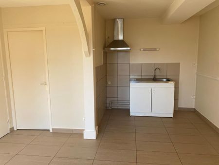 Location Maison 3 pièces 53m² CONTRES 41700 - Photo 2