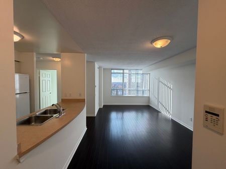 For Lease - 8 Hillcrest Avenue Unit# 1701, Toronto, Ontario - Photo 4
