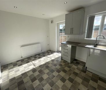 3 bedroom semi-detached house to rent - Photo 6