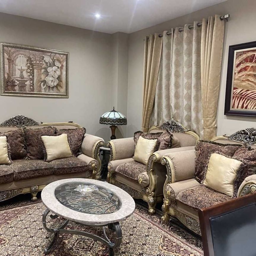 For Lease - 4 Louisburg Crescent, Brampton, Ontario - Photo 1