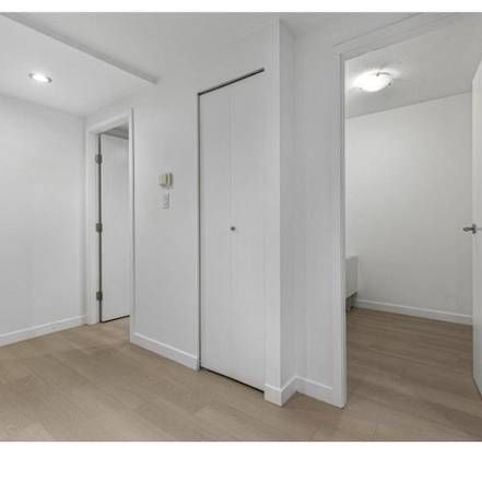 Stunning Studio Yaletown Available Immediately - Photo 4