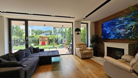 Modern Smart Villa 153 Sqm | 4 Rooms + 2 Parking | Tunari - - Photo 3