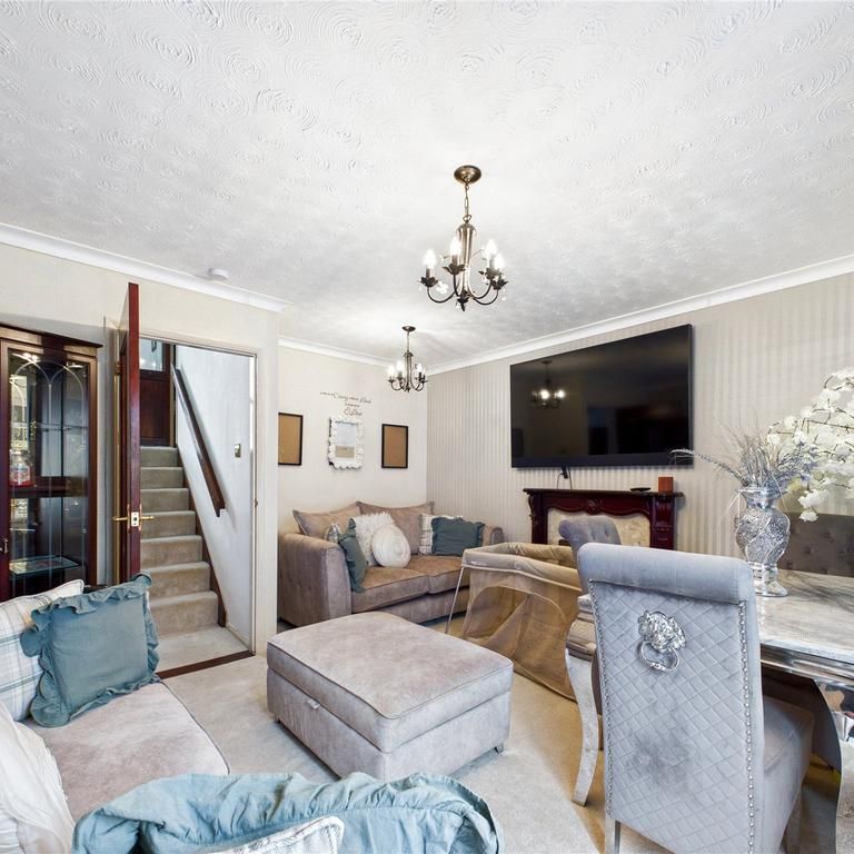 2 bedroom detached house to rent - Photo 1