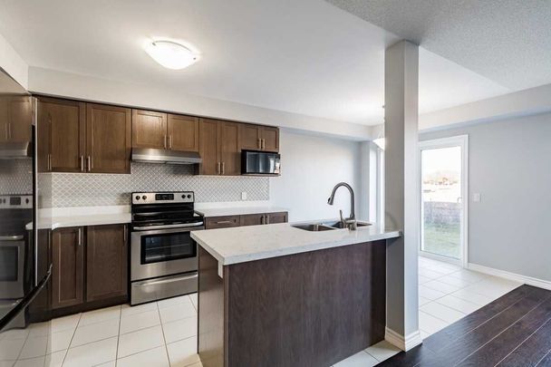 For Lease - 104 Symington Avenue, Oshawa, Ontario - Photo 1