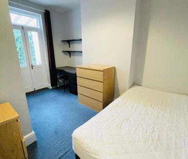 6 bedroom house to rent - Photo 3