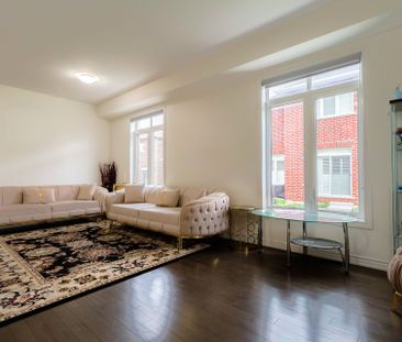 For Lease - 2300 Grainger Loop, Innisfil, Ontario - Photo 6