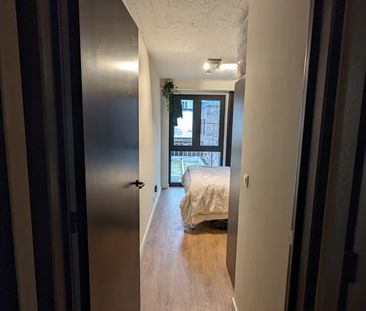 Kamer in huis met 4 in Queen Upliving - Photo 4