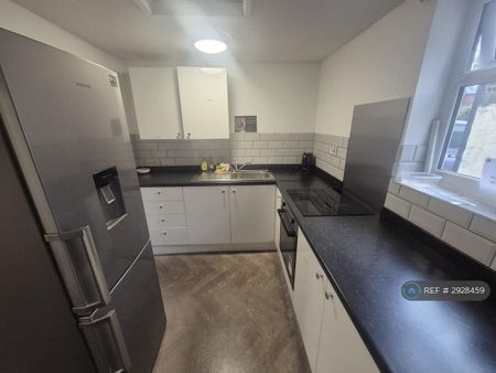 11 bedroom semi-detached house to rent - Photo 5