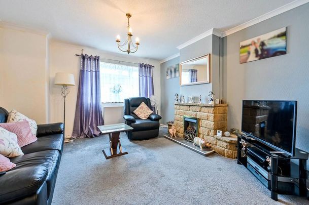 3 bedroom semi-detached house to rent - Photo 1