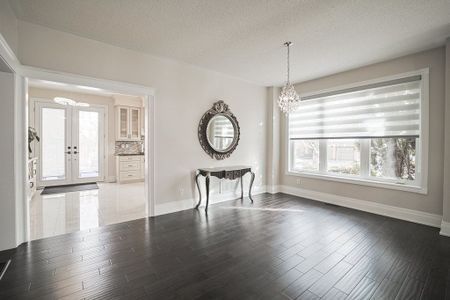For Lease - 2353 Woodcrest Drive, Oakville, Ontario - Photo 2