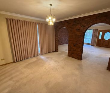 Comfortable Family Living in a Quiet Location - Photo 1