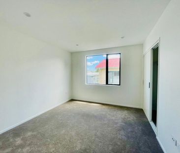 CONIFER GROVE, 4 BEDROOMS - Photo 5