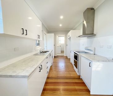 Charming Modern Cottage - Photo 5