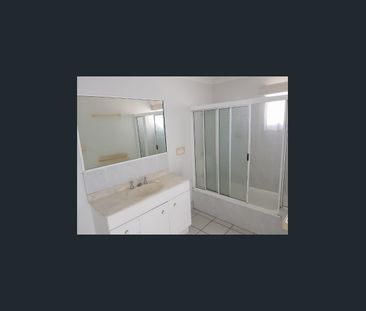 Amazing location on Alamein - Photo 2