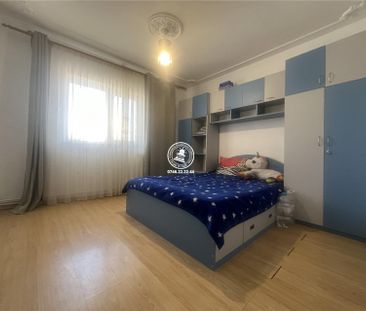 Apartament de închiriat cu 3 camere, decomandat, zona Canta - Photo 2