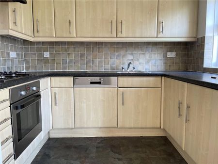 2 bedroom apartment to rent - Photo 4