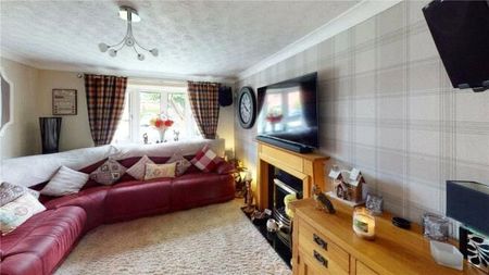 3 bedroom semi-detached house to rent - Photo 3