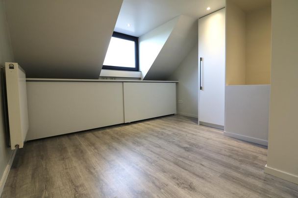 Volledig gerenoveerde woning met 2 slpk, tuin met terras voor 935 EUR/mnd - Photo 1