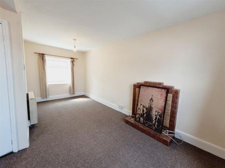 2 Bedroom Flat to Rent in Montagu Street, Kettering, Northants, NN16 - Photo 3