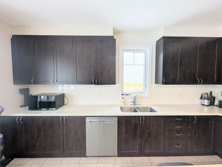 For Lease - 284 Ponderosa Street, Kanata, Ontario - Photo 5