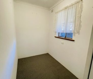 Spacious 4 bedroom family home is now available to rent. - Photo 3