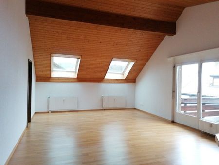 Cozy attic apartment near the train station and the Emme! - Photo 5