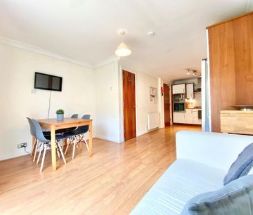 4 bedroom terraced house to rent - Photo 1