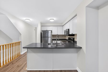 For Lease - 5050 Intrepid Drive Unit# 20, Mississauga, Ontario - Photo 5