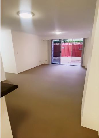 3 bed 2 bath - Photo 2