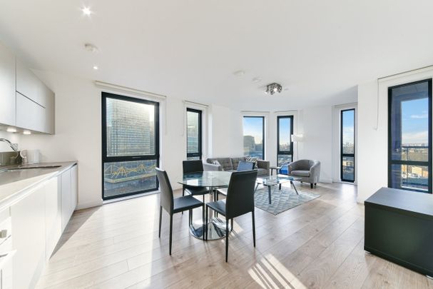 2 Bed Flat, Roosevelt Tower, E14 - Photo 1