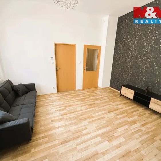 Pronájem bytu 2+kk v Jablonci nad Nisou, ul. Dlouhá - Fotografie 1