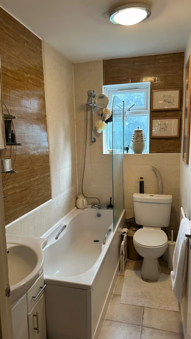 1 bedroom in a flat share to rent - Photo 4