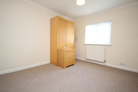 2 bedroom end of terrace house to rent - Photo 3