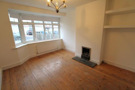3 bedroom semi-detached house to rent - Photo 2