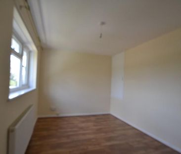 2 bedroom semi-detached house to rent - Photo 4