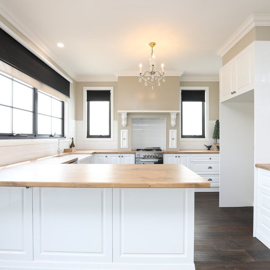 Elegant Strathmore Residence with Style - Photo 1