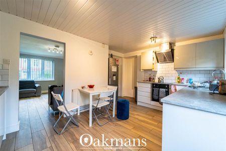 4 bedroom detached house to rent - Photo 3