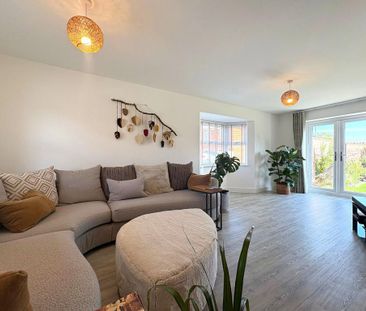 4 bedroom detached house to rent - Photo 1