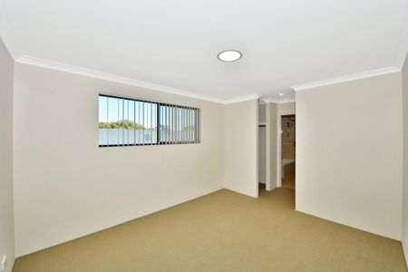 Modern 2-Bedroom&comma; 2-Bathroom Apartment with Secure Parking - Photo 3